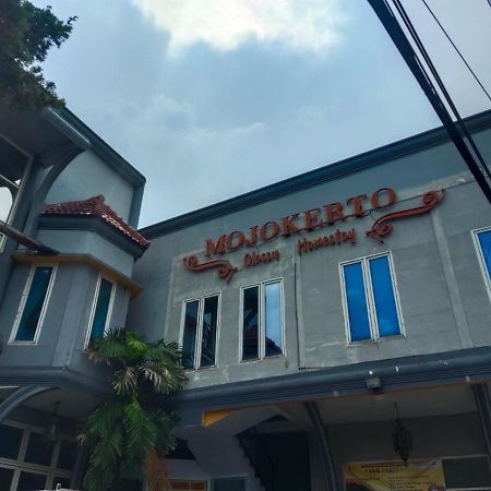 오요 1239 모조케르토 클래식 홈스테이 Mojokerto 외부 사진