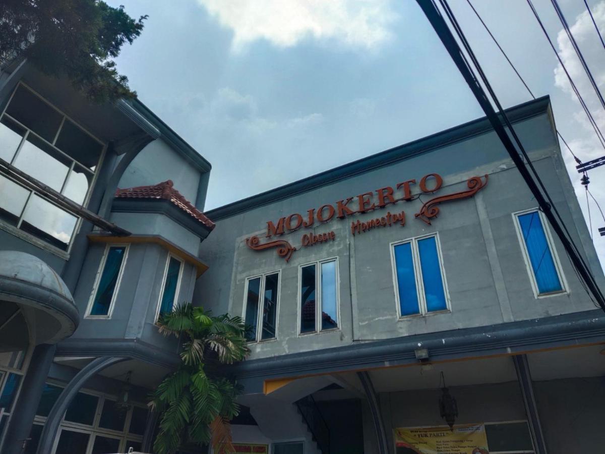 오요 1239 모조케르토 클래식 홈스테이 Mojokerto 외부 사진